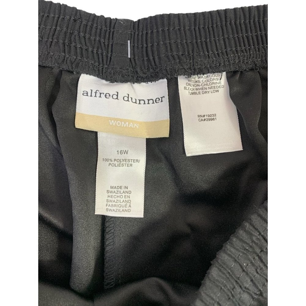 Alfred Dunner Women's Manhattan Skyline Black Pants - Picture 4 of 7